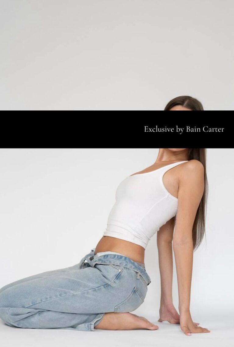 Carlotta con top blanco y vaqueros en Tenerife